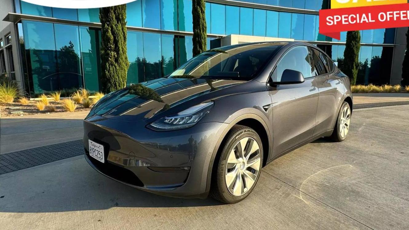 TESLA MODEL Y 2021 5YJYGDEE7MF285779 image